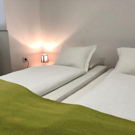 Veronika Group Radiceva Zagreb Extérieur photo